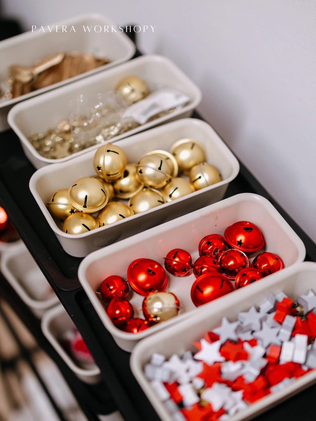 Adventní věnec vydrží zelený až do Vánoc - Pavera workshopy – kurz vázaní věnce praha